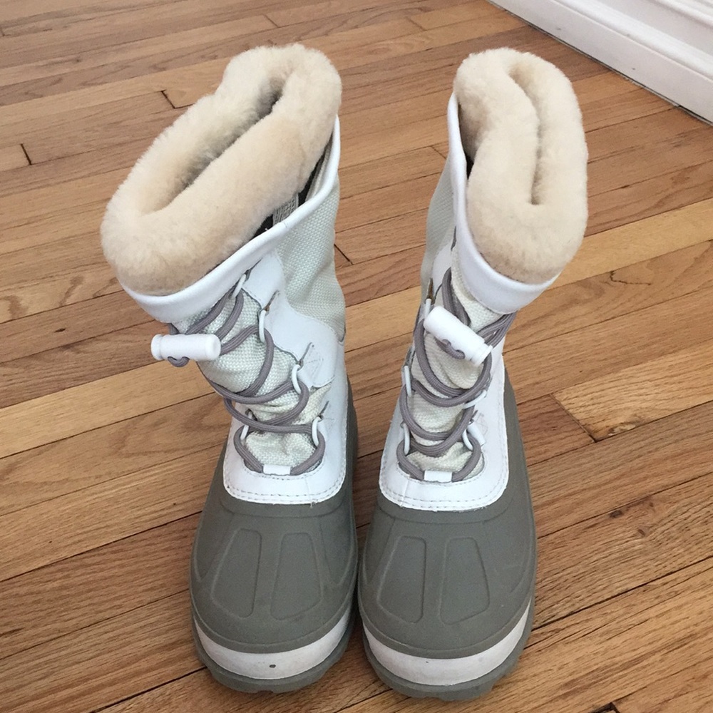 Girls snow Ugg boots